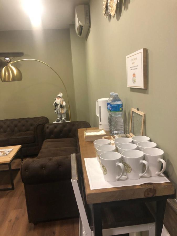 Hotel Radha L’Hospitalet de Llobregat Zewnętrze zdjęcie